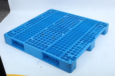 塑料托盘与木塑材料的耐用性对比